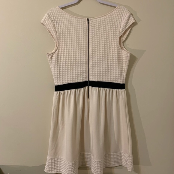 Xhilaration Short Sleeve Dress/ Tunic - Picture 2 of 7